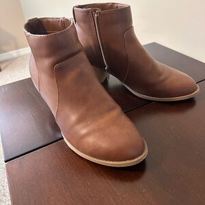 Denver Hayes Tan Leather Ankle Boots